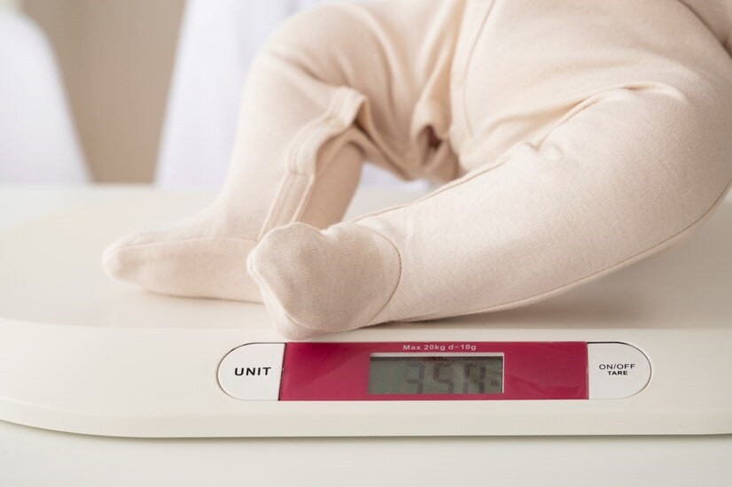 Kondisi Kesehatan yang Menyebabkan Berat Badan Bayi Sulit Naik