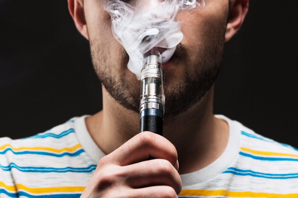 Kenali Bahaya Mengisap Vape di Sekitar Anak-Anak