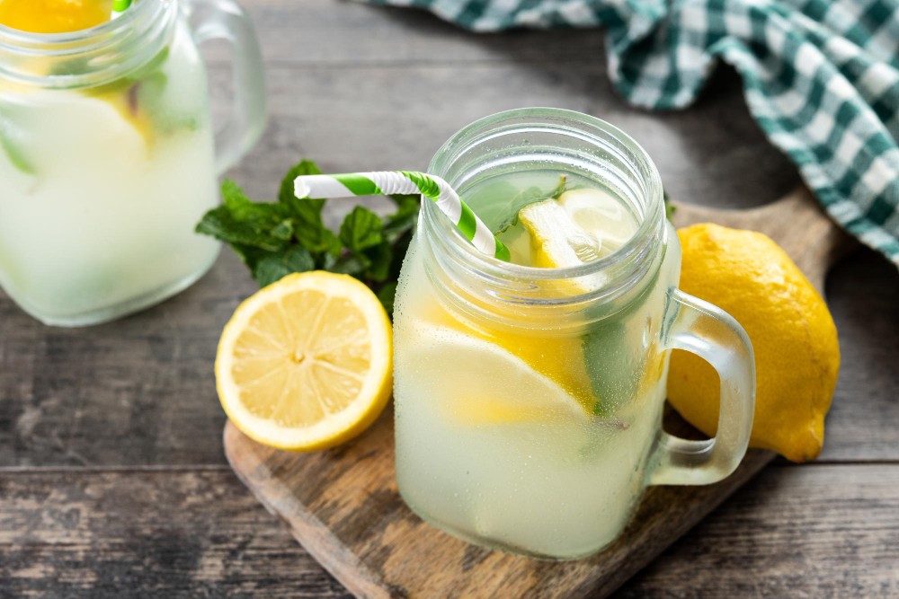 Amankah Minum Perasan Lemon Setiap Pagi?