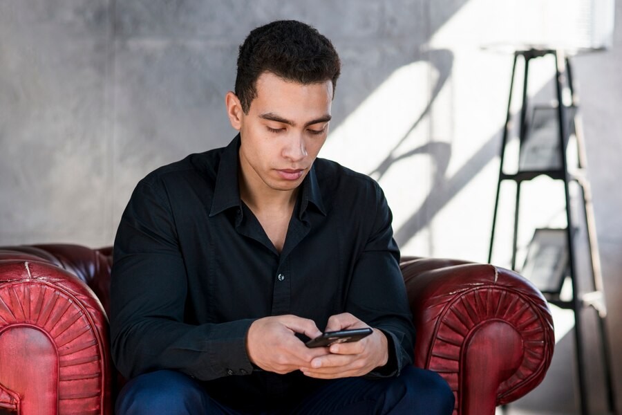 Tanda-Tanda Kecanduan Bermain HP