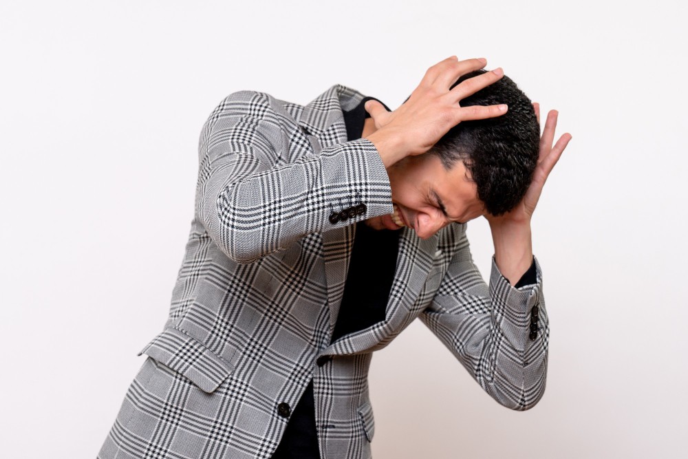 Sering Sakit Kepala saat Membungkuk? Ini Penyebabnya