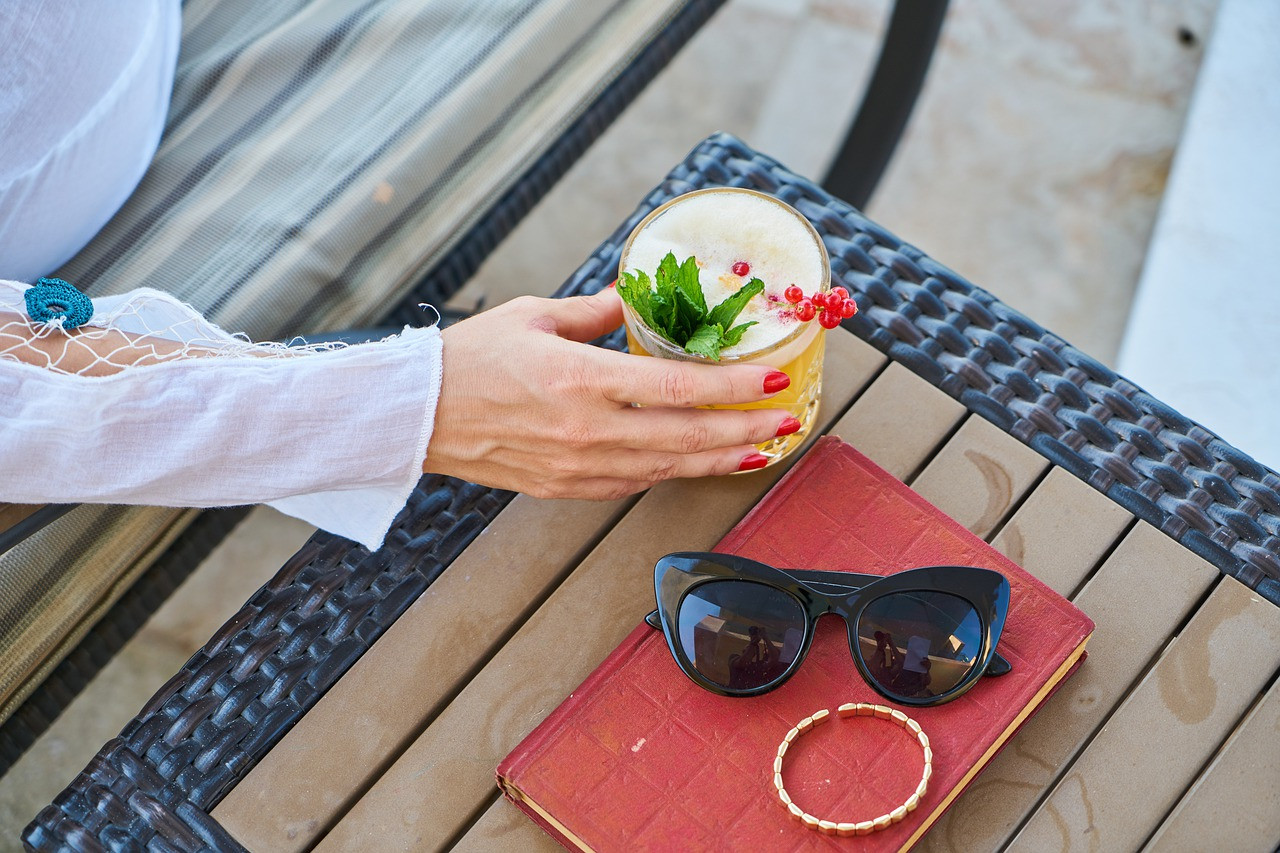 Benarkah Minum Es Saat Menstruasi Menyebabkan Darah Membeku?